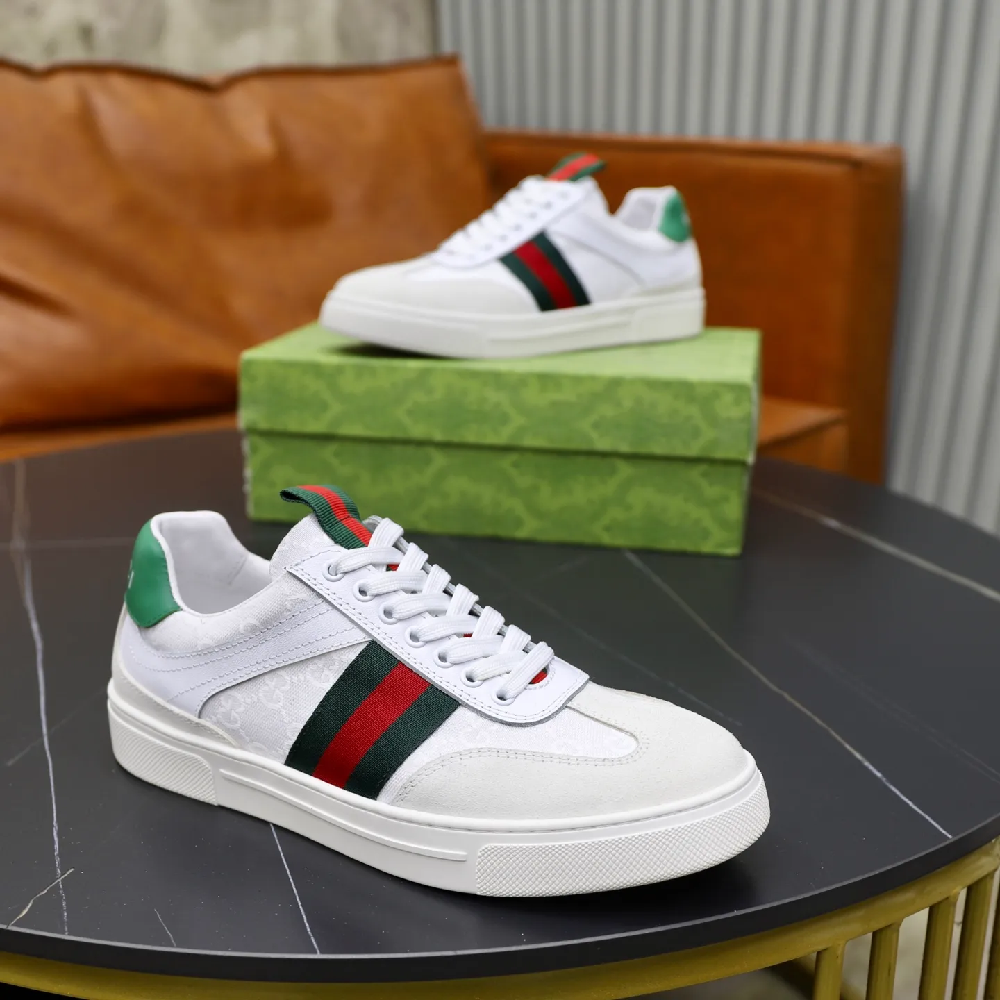 Ex-factory price: 440💰🙅‍♂️🙅‍♂️🙅‍♂️ Brand: GUCCI Standard code: 38-44 (45 customized) Grade: Same as the official website Material: Original material splicing Comfortable and breathable lining Lightweight and wear-resistant sports outsole Style category: Men's fashionable casual shoes Running sneakers Distinguished luxury brand elements Top luxury Color: actual picture color